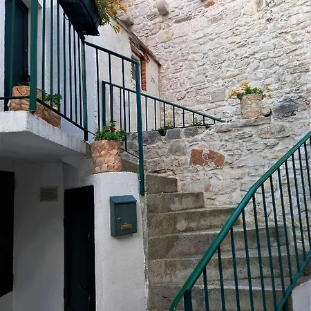 Apartment Megi In Supetar Historical Core Exterior photo