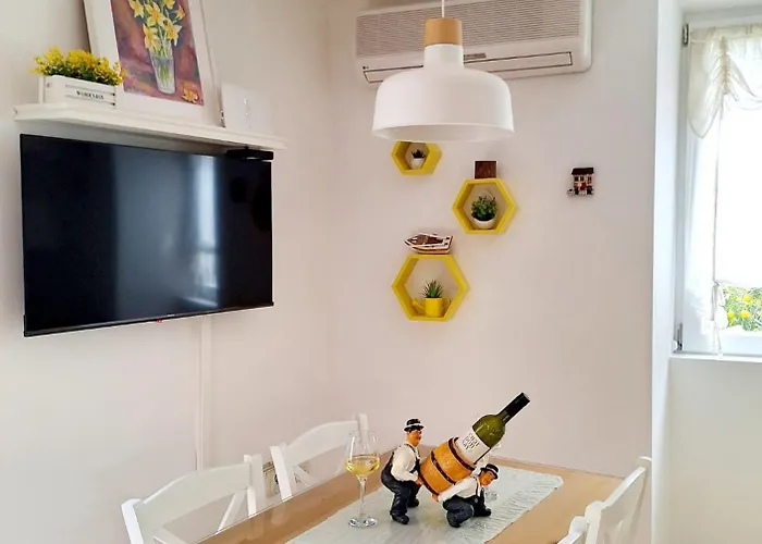 Apartment Megi In Supetar Historical Core